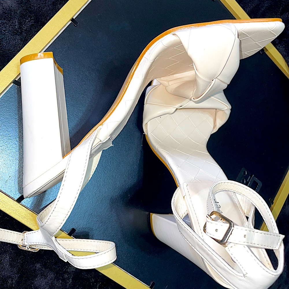 Brand new forever 21 heels 8.5